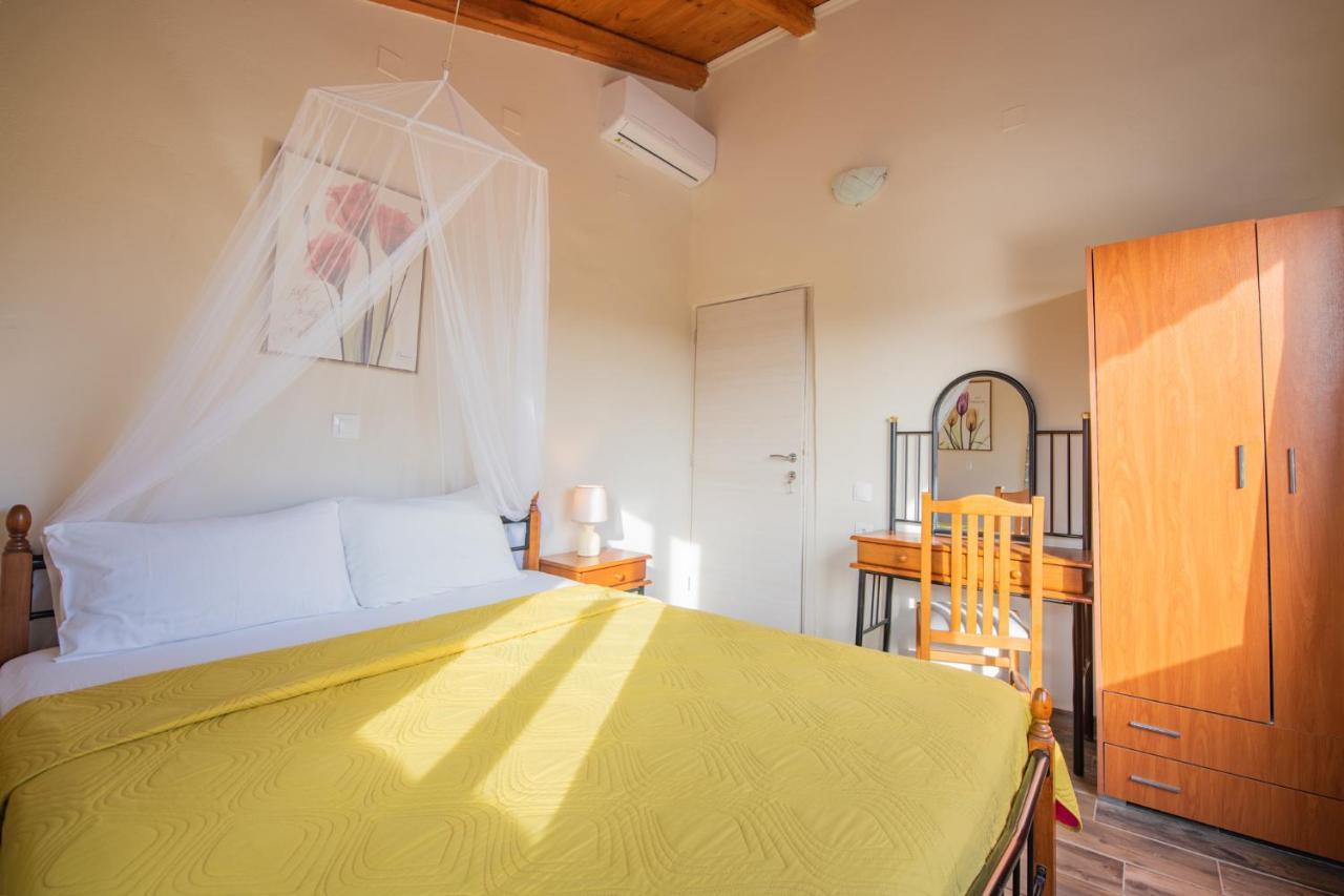 Stelios Stone House Sinarades Villa Kouramades Luaran gambar